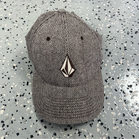 Volcom Brown and White Tweed Wool Herringbone Cap - Picture 1 of 8